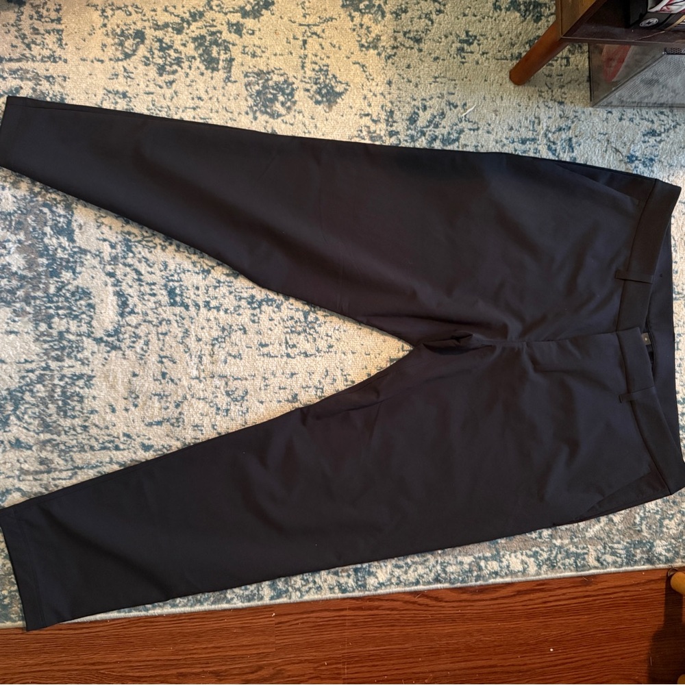 Lululemon Men’s black Venture Slim-Fit Pique Trouser pants regular size 40
